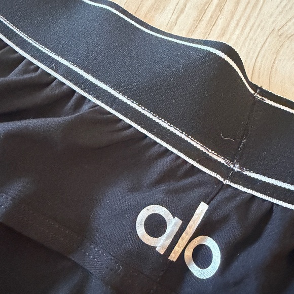 Alo Yoga Black Athletic Running Shorts | Size Small - Picture 5 of 5